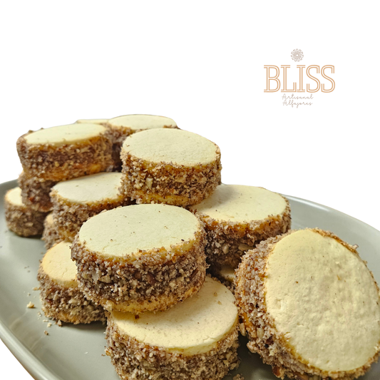 Large Alfajor w/ Pecans Filled with Dulce de Leche
